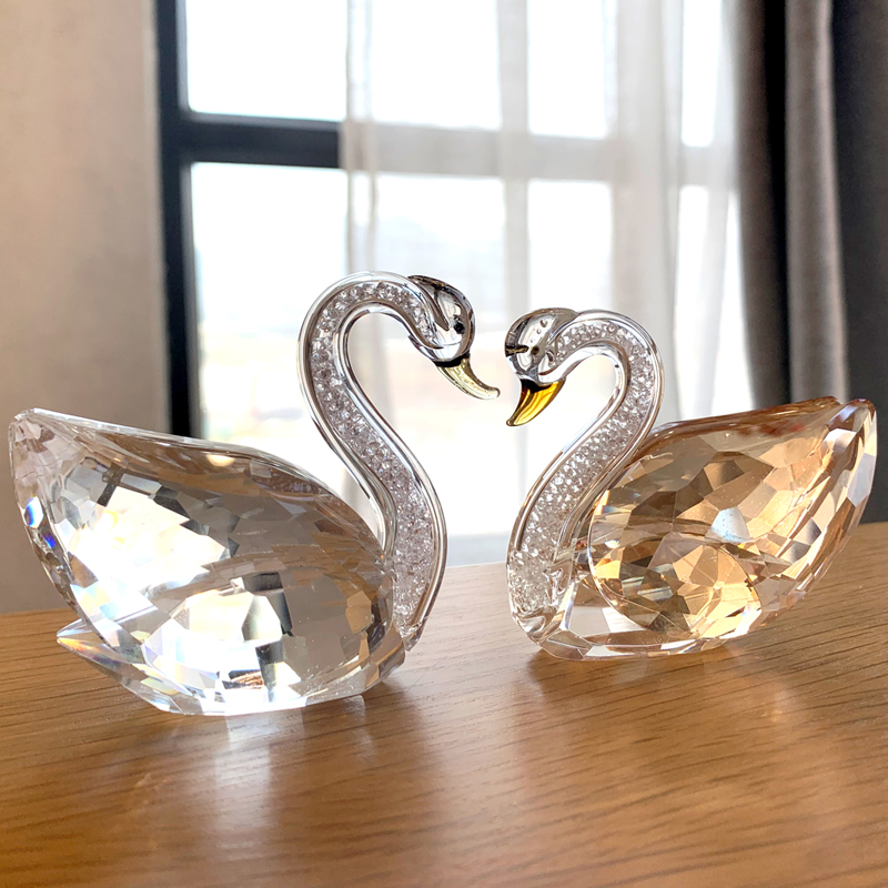 3 Colors Bigger Swan Crystal G - Paper Weight Crystal บทวิจารณ์และราคา